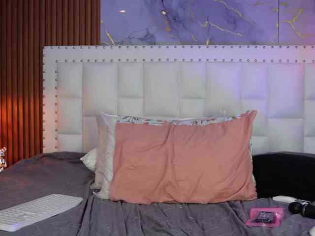 Indiancutiie Live Webcam on BongaCams
