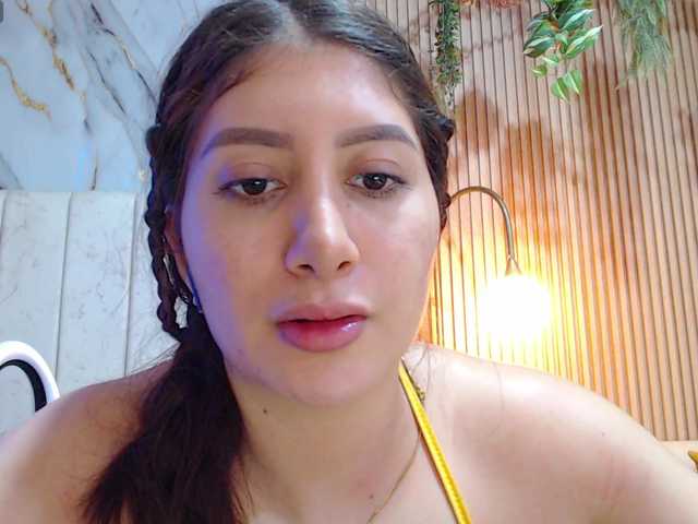 hornyssluttt live webcam show