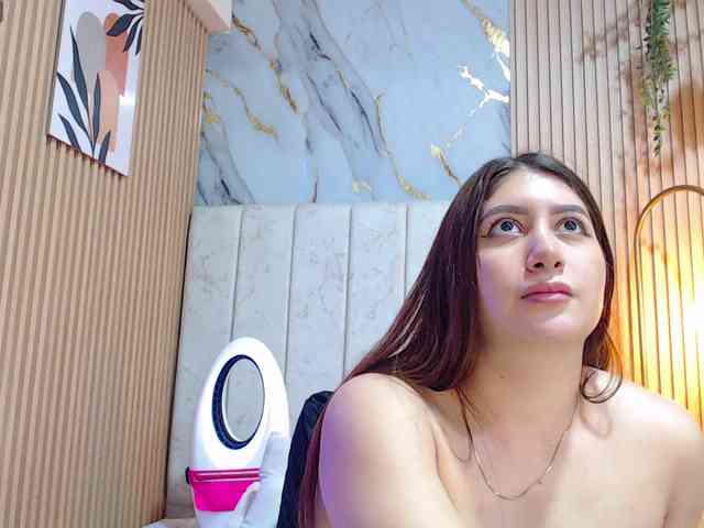 Модель: hornyssluttt