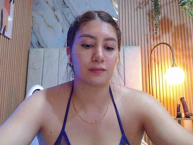 hornyssluttt webcam