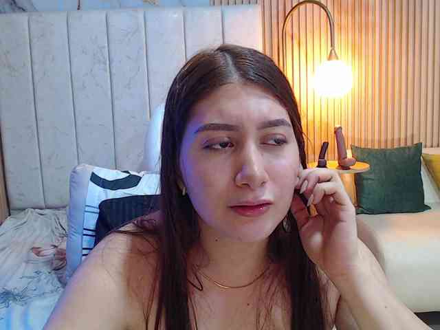 hornyssluttt webcam