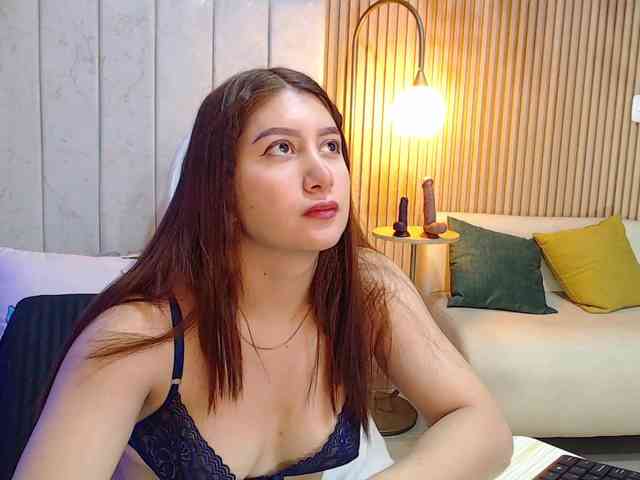 hornyssluttt webcam