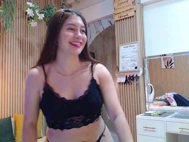 hornyssluttt webcam