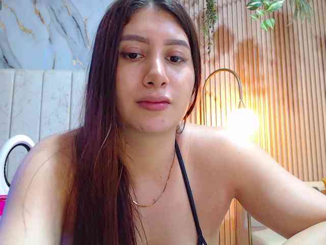 hornyssluttt webcam