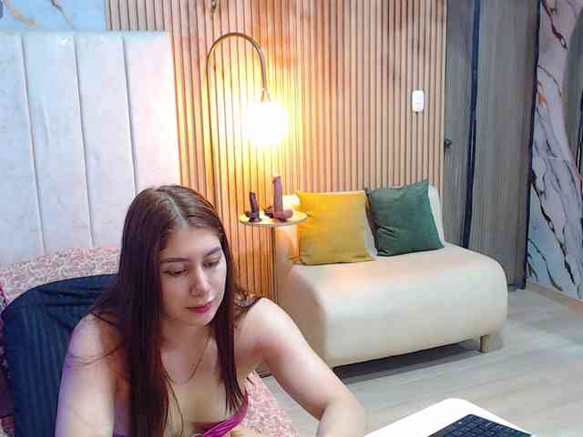 hornyssluttt webcam