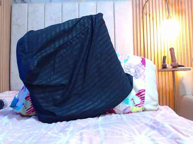 hornyssluttt webcam