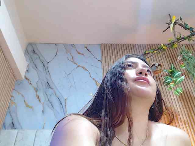 hornyssluttt webcam
