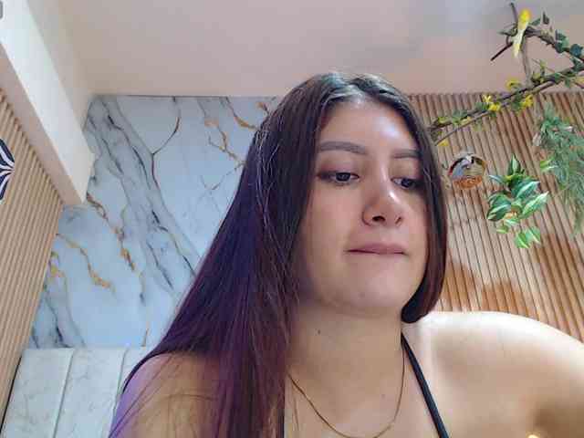 hornyssluttt webcam