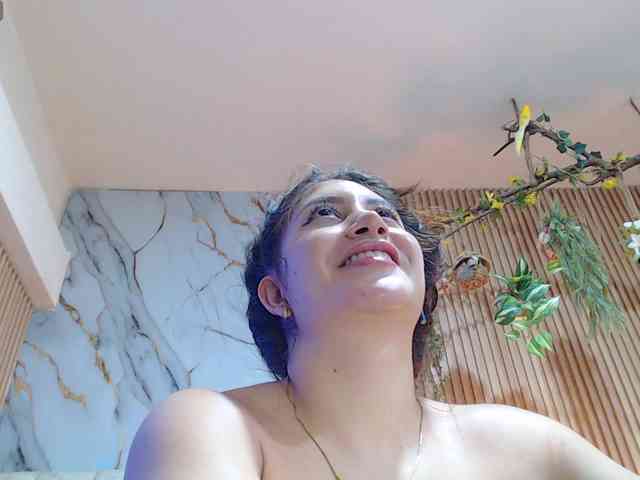 hornyssluttt webcam