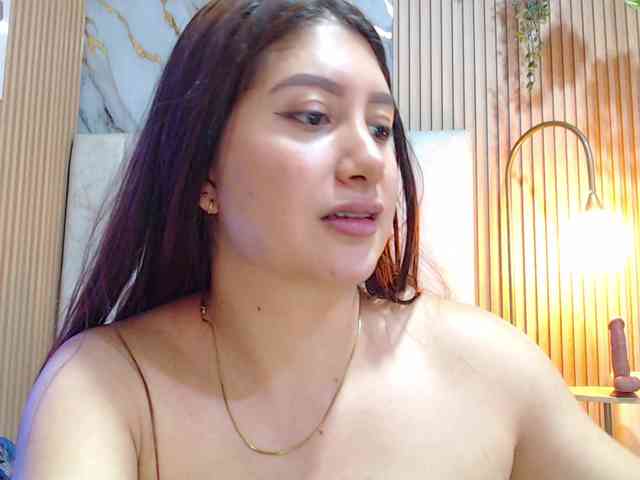 hornyssluttt webcam