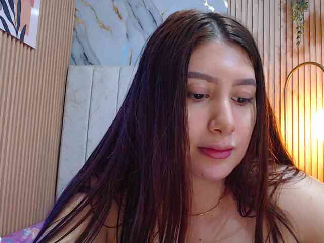 hornyssluttt webcam