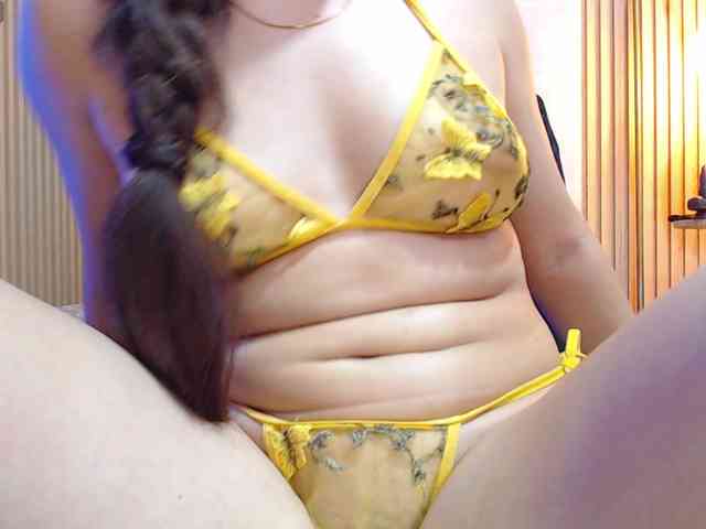 hornyssluttt webcam