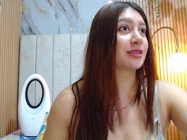 hornyssluttt webcam