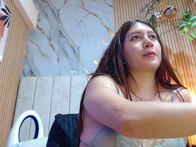 hornyssluttt webcam