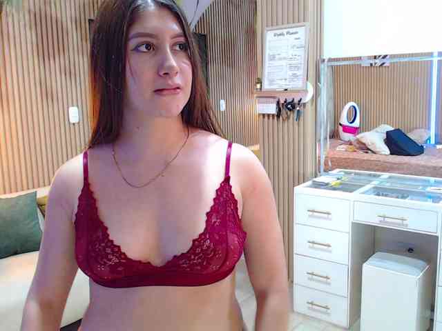 hornyssluttt webcam