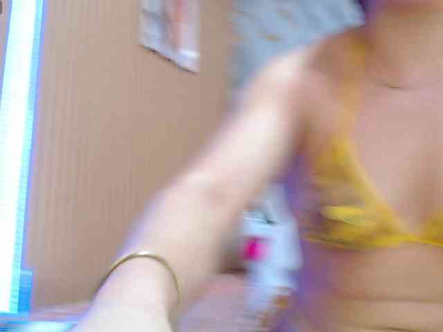 hornyssluttt webcam