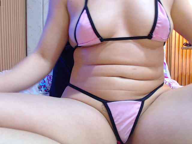 hornyssluttt webcam