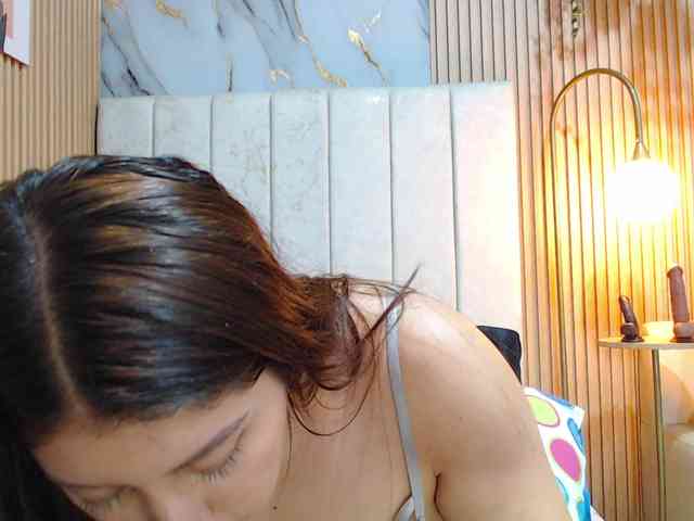 hornyssluttt webcam