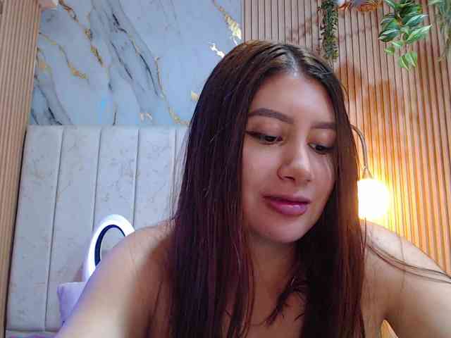 hornyssluttt webcam