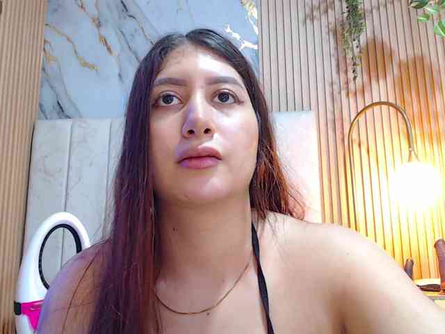 hornyssluttt webcam