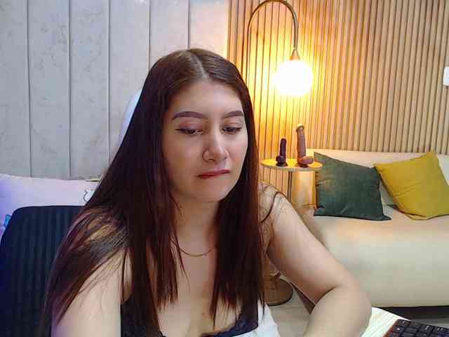 hornyssluttt webcam