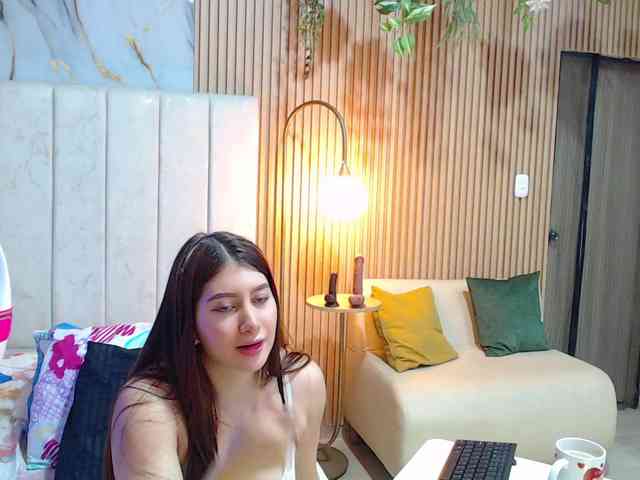 hornyssluttt webcam