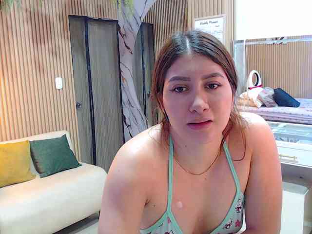 hornyssluttt webcam