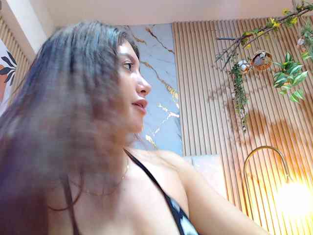 hornyssluttt webcam