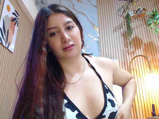 hornyssluttt webcam