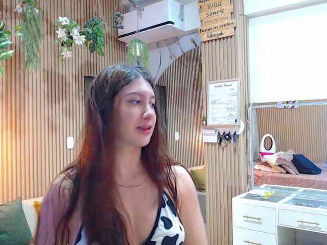 hornyssluttt webcam