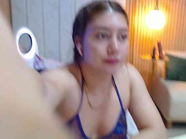 hornyssluttt webcam
