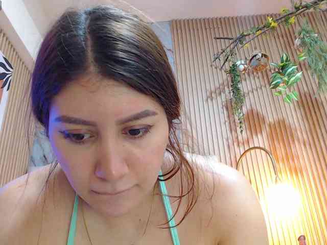 hornyssluttt webcam