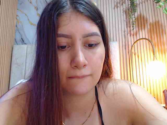 hornyssluttt webcam