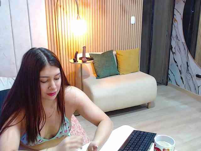 hornyssluttt webcam