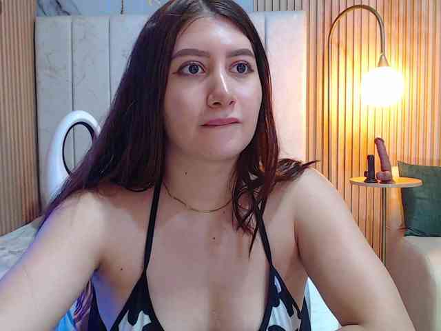hornyssluttt webcam