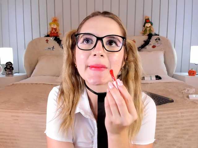 MaiaCollins live cam on BongaCams