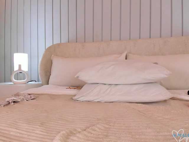 MaiaCollins live cam on BongaCams