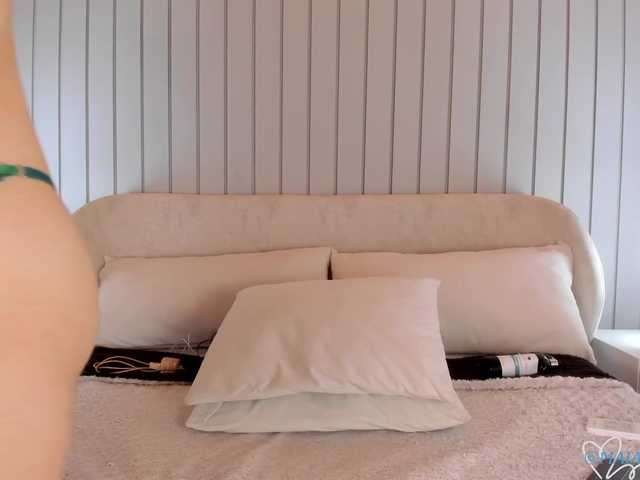MaiaCollins live cam on BongaCams