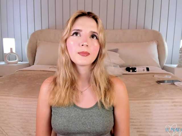MaiaCollins live cam on BongaCams
