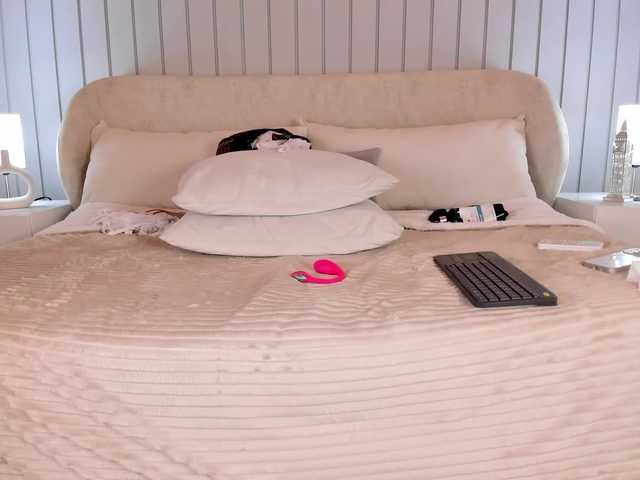 MaiaCollins live cam on BongaCams