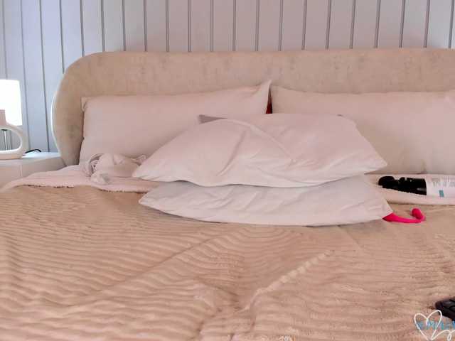 MaiaCollins live cam on BongaCams