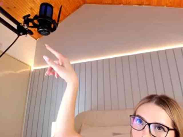 MaiaCollins webcam