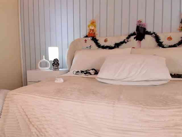 MaiaCollins webcam