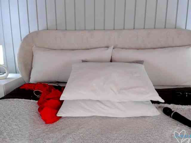 MaiaCollins webcam