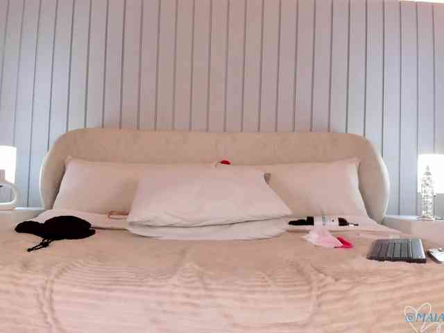 MaiaCollins webcam