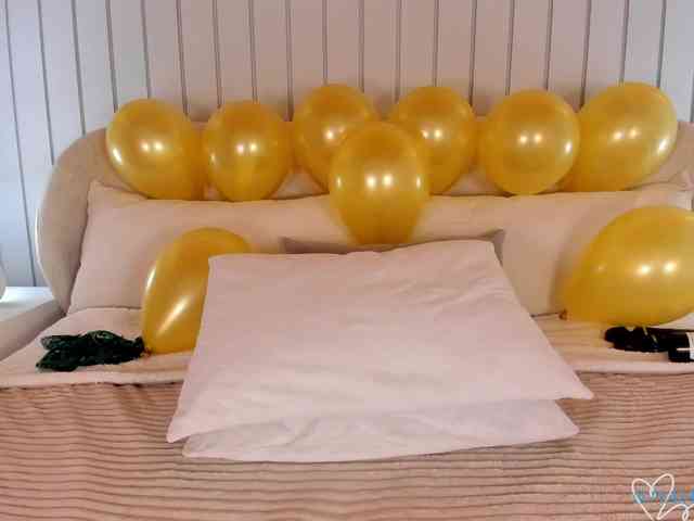 MaiaCollins webcam