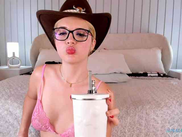 MaiaCollins webcam