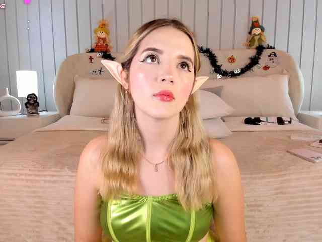 MaiaCollins webcam
