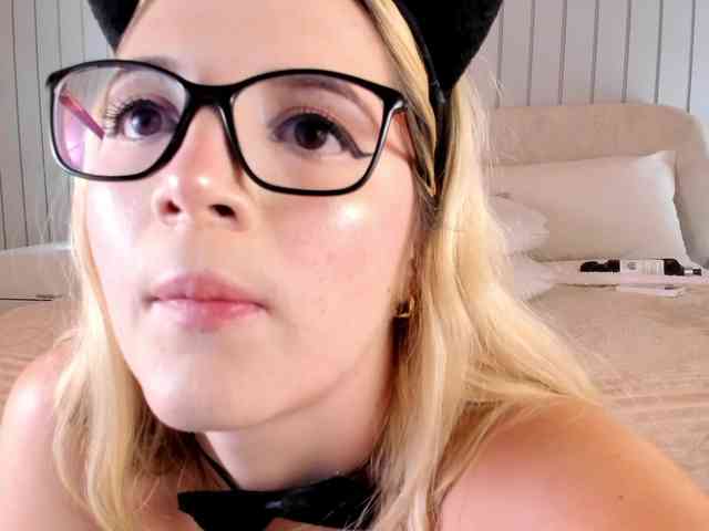 MaiaCollins webcam