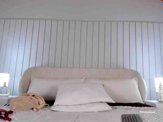 MaiaCollins webcam